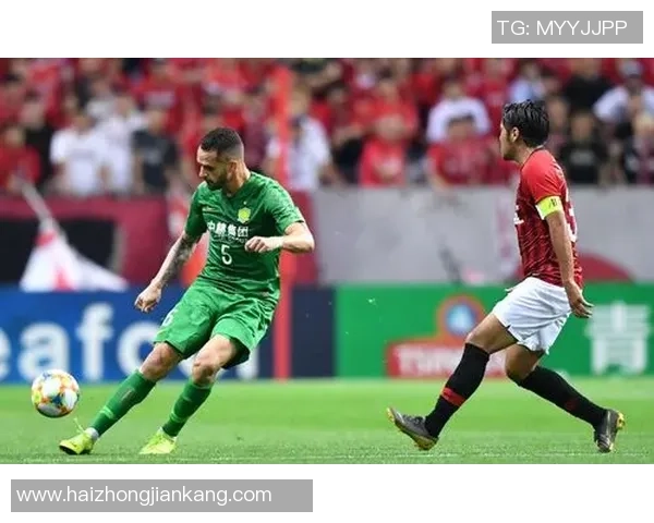 5月上海上港与北京国安比赛中的争议判罚引发热议与讨论