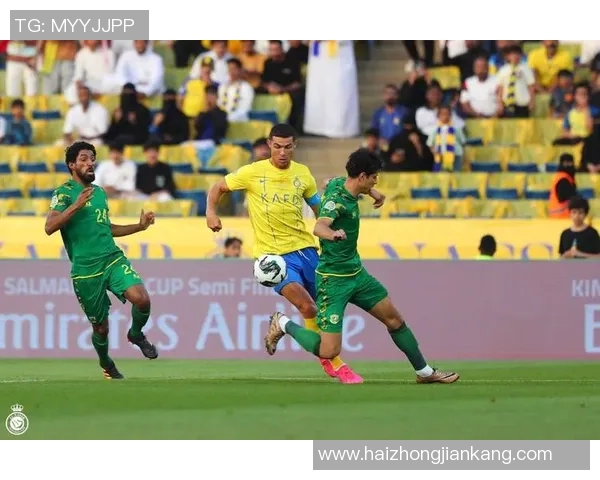 半场:杜尚别独立0-2利雅得成功,菲利克斯点射,西马坎建功 半场:杜尚别独立0-2利雅得成功,菲利克斯点射,西马坎建功